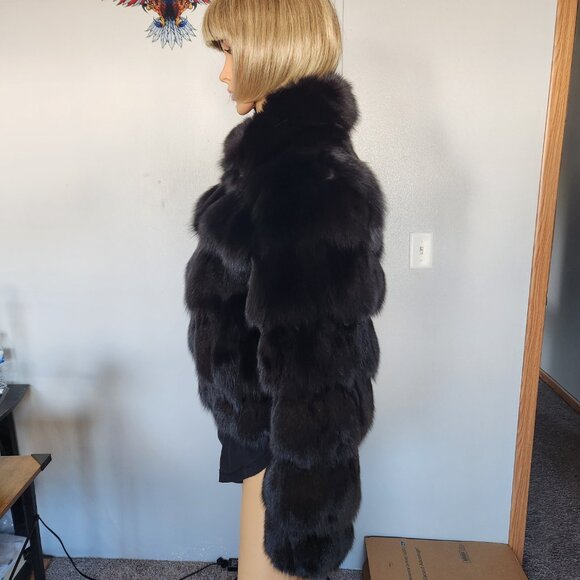 #702 Medium fox fur coat - Picture 3 of 4